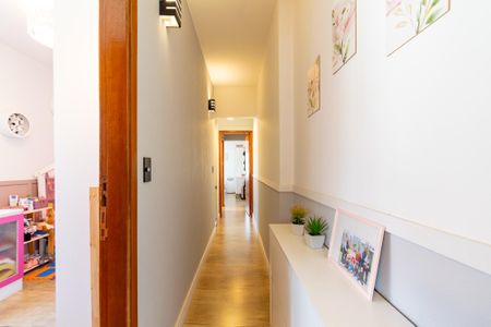 Casa à venda com 158m², 3 quartos e 2 vagas Casa à venda com 158m², 3 quartos e 2 vagasCorredor