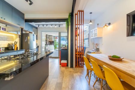 Casa à venda com 158m², 3 quartos e 2 vagas Casa à venda com 158m², 3 quartos e 2 vagasCozinha