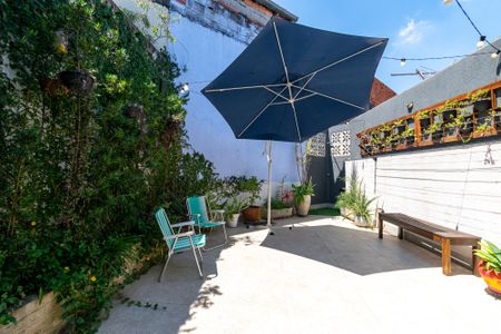 Casa à venda com 158m², 3 quartos e 2 vagas Casa à venda com 158m², 3 quartos e 2 vagasQuintal