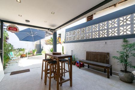 Casa à venda com 158m², 3 quartos e 2 vagas Casa à venda com 158m², 3 quartos e 2 vagasÁrea de Serviço