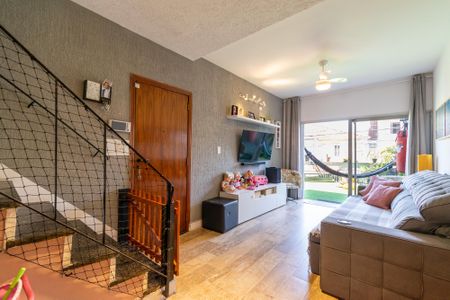 Casa à venda com 158m², 3 quartos e 2 vagas Casa à venda com 158m², 3 quartos e 2 vagasSala