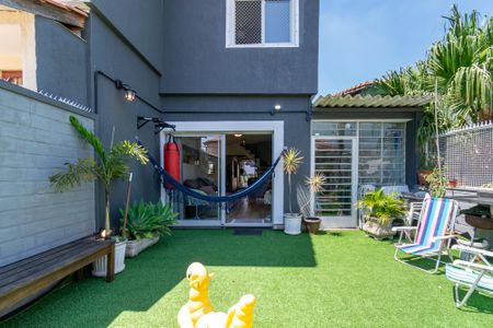 Casa à venda com 158m², 3 quartos e 2 vagas Casa à venda com 158m², 3 quartos e 2 vagasVaranda da Sala