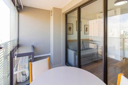 Studio para alugar com 27m², 1 quarto e sem vaga Studio para alugar com 27m², 1 quarto e sem vagaVaranda