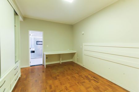Apartamento à venda com 158m², 3 quartos e 1 vaga Apartamento à venda com 158m², 3 quartos e 1 vagaQuarto 1- Suíte