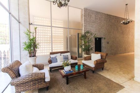 Apartamento à venda com 158m², 3 quartos e 1 vaga Apartamento à venda com 158m², 3 quartos e 1 vagaHall