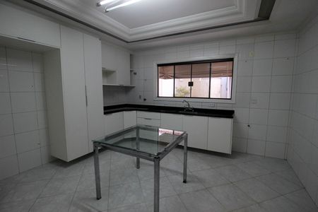 Casa de condomínio para alugar com 323m², 3 quartos e 4 vagas Casa de condomínio para alugar com 323m², 3 quartos e 4 vagasCozinha
