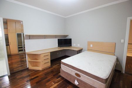 Casa de condomínio para alugar com 323m², 3 quartos e 4 vagas Casa de condomínio para alugar com 323m², 3 quartos e 4 vagasSuíte 1