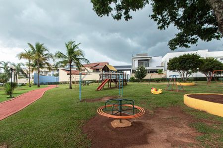 Casa de condomínio para alugar com 323m², 3 quartos e 4 vagas Casa de condomínio para alugar com 323m², 3 quartos e 4 vagasÁrea comum - Playground