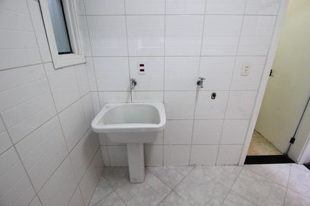Casa de condomínio para alugar com 323m², 3 quartos e 4 vagas Casa de condomínio para alugar com 323m², 3 quartos e 4 vagasÁrea de Serviço