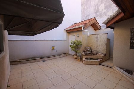 Casa de condomínio para alugar com 323m², 3 quartos e 4 vagas Casa de condomínio para alugar com 323m², 3 quartos e 4 vagasQuintal