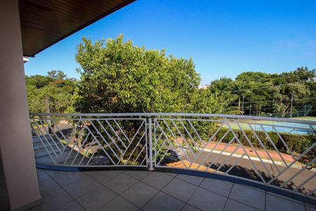 Casa de condomínio para alugar com 323m², 3 quartos e 4 vagas Casa de condomínio para alugar com 323m², 3 quartos e 4 vagasVaranda