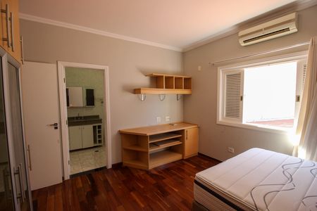 Casa de condomínio para alugar com 323m², 3 quartos e 4 vagas Casa de condomínio para alugar com 323m², 3 quartos e 4 vagasSuíte 2