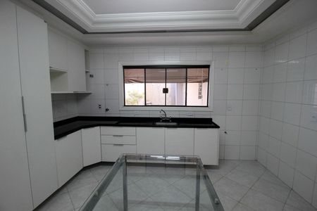 Casa de condomínio para alugar com 323m², 3 quartos e 4 vagas Casa de condomínio para alugar com 323m², 3 quartos e 4 vagasCozinha