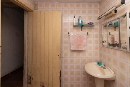 Casa à venda com 68m², 2 quartos e sem vaga Casa à venda com 68m², 2 quartos e sem vagaBanheiro