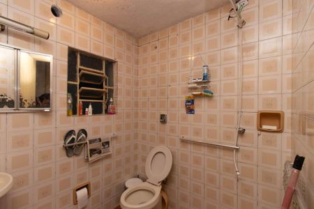 Casa à venda com 68m², 2 quartos e sem vaga Casa à venda com 68m², 2 quartos e sem vagaBanheiro