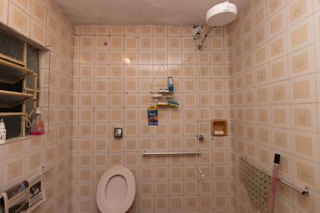 Casa à venda com 68m², 2 quartos e sem vaga Casa à venda com 68m², 2 quartos e sem vagaBanheiro