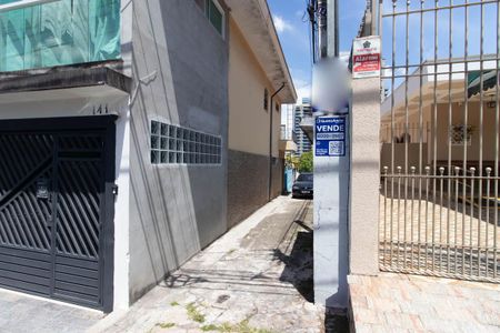 Casa à venda com 68m², 2 quartos e sem vaga Casa à venda com 68m², 2 quartos e sem vagaFachada