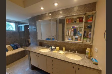 Apartamento à venda com 268m², 4 quartos e 3 vagas