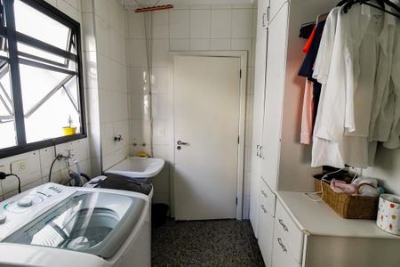 Apartamento à venda com 176m², 3 quartos e 3 vagas Apartamento à venda com 176m², 3 quartos e 3 vagasÁrea de Serviço
