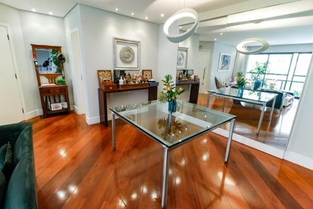 Apartamento à venda com 176m², 3 quartos e 3 vagas Apartamento à venda com 176m², 3 quartos e 3 vagasSala de Jantar