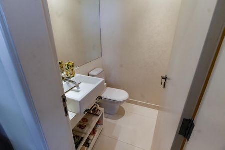 Apartamento à venda com 176m², 3 quartos e 3 vagas Apartamento à venda com 176m², 3 quartos e 3 vagasLavabo