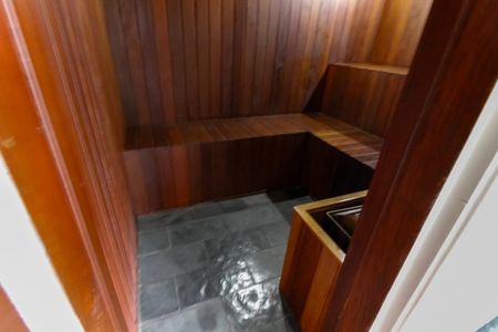 Apartamento à venda com 176m², 3 quartos e 3 vagas Apartamento à venda com 176m², 3 quartos e 3 vagasSaúna