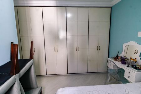 Apartamento à venda com 176m², 3 quartos e 3 vagas Apartamento à venda com 176m², 3 quartos e 3 vagasSuíte 2 - armários
