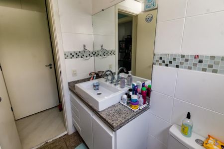 Apartamento à venda com 176m², 3 quartos e 3 vagas Apartamento à venda com 176m², 3 quartos e 3 vagasBanheiro da Suíte 2