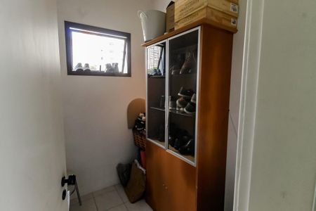 Apartamento à venda com 176m², 3 quartos e 3 vagas Apartamento à venda com 176m², 3 quartos e 3 vagasQuarto de Serviço