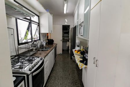 Apartamento à venda com 176m², 3 quartos e 3 vagas Apartamento à venda com 176m², 3 quartos e 3 vagasCozinha - Armários