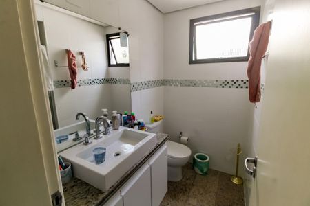 Apartamento à venda com 176m², 3 quartos e 3 vagas Apartamento à venda com 176m², 3 quartos e 3 vagasBanheiro da Suíte 2