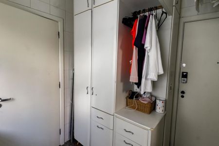 Apartamento à venda com 176m², 3 quartos e 3 vagas Apartamento à venda com 176m², 3 quartos e 3 vagasDetalhe da area de serviço