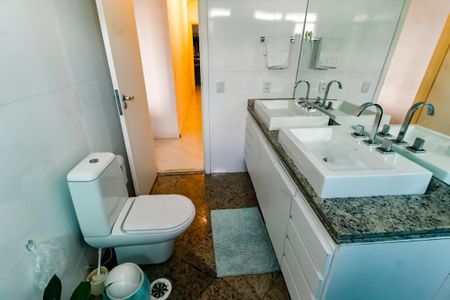 Apartamento à venda com 176m², 3 quartos e 3 vagas Apartamento à venda com 176m², 3 quartos e 3 vagasBanheiro da Suíte 3