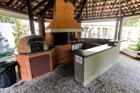 Apartamento à venda com 176m², 3 quartos e 3 vagas Apartamento à venda com 176m², 3 quartos e 3 vagasÁrea comum - Churrasqueira