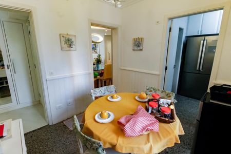 Apartamento à venda com 176m², 3 quartos e 3 vagas Apartamento à venda com 176m², 3 quartos e 3 vagasCopa