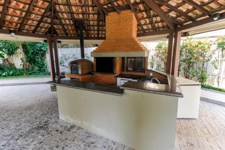Apartamento à venda com 176m², 3 quartos e 3 vagas Apartamento à venda com 176m², 3 quartos e 3 vagasÁrea comum - Churrasqueira