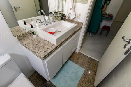 Apartamento à venda com 176m², 3 quartos e 3 vagas Apartamento à venda com 176m², 3 quartos e 3 vagasBanheiro da Suíte 1