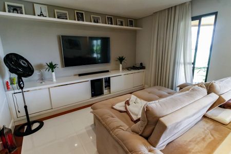 Apartamento à venda com 176m², 3 quartos e 3 vagas Apartamento à venda com 176m², 3 quartos e 3 vagasSala de TV