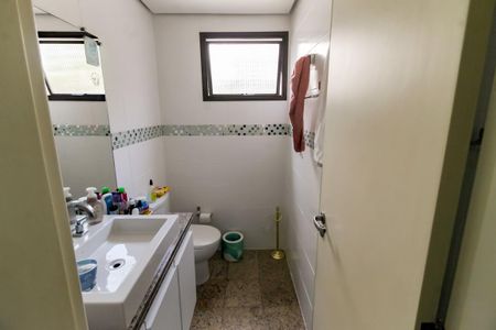Apartamento à venda com 176m², 3 quartos e 3 vagas Apartamento à venda com 176m², 3 quartos e 3 vagasBanheiro da Suíte 2