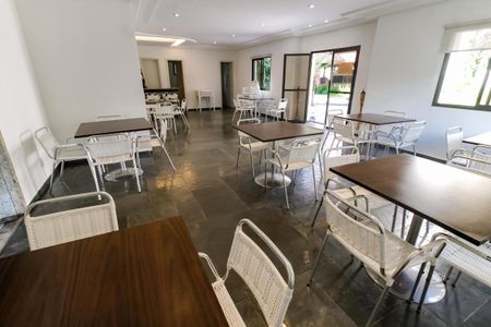 Apartamento à venda com 176m², 3 quartos e 3 vagas Apartamento à venda com 176m², 3 quartos e 3 vagasÁrea comum - Salão de festas