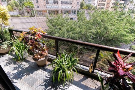 Apartamento à venda com 176m², 3 quartos e 3 vagas Apartamento à venda com 176m², 3 quartos e 3 vagasVaranda da Sala