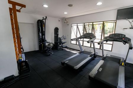 Apartamento à venda com 176m², 3 quartos e 3 vagas Apartamento à venda com 176m², 3 quartos e 3 vagasÁrea comum - Academia