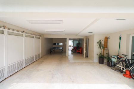 Casa à venda com 380m², 3 quartos e 6 vagas Casa à venda com 380m², 3 quartos e 6 vagasGaragem