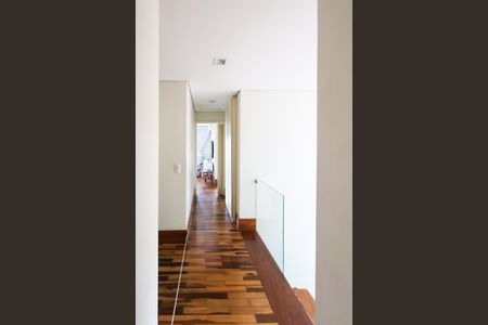 Casa à venda com 380m², 3 quartos e 6 vagas Casa à venda com 380m², 3 quartos e 6 vagasEscritório/Corredor