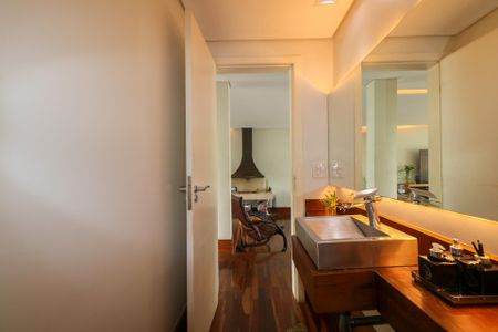 Casa à venda com 380m², 3 quartos e 6 vagas Casa à venda com 380m², 3 quartos e 6 vagasLavabo