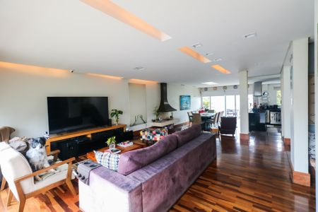 Casa à venda com 380m², 3 quartos e 6 vagas Casa à venda com 380m², 3 quartos e 6 vagasSala de Estar