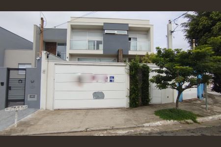 Casa à venda com 380m², 3 quartos e 6 vagas Casa à venda com 380m², 3 quartos e 6 vagasFachada
