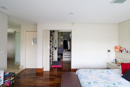 Casa à venda com 380m², 3 quartos e 6 vagas Casa à venda com 380m², 3 quartos e 6 vagasSuíte