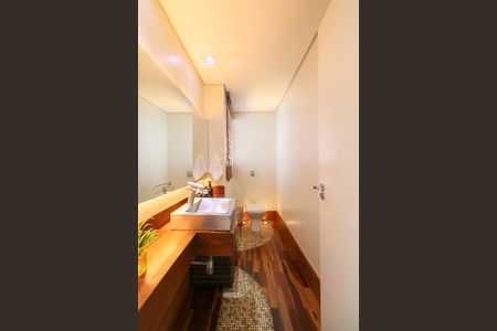 Casa à venda com 380m², 3 quartos e 6 vagas Casa à venda com 380m², 3 quartos e 6 vagasLavabo