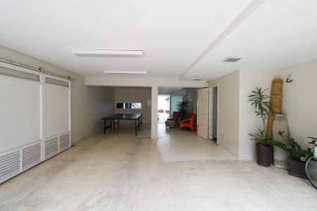 Casa à venda com 380m², 3 quartos e 6 vagas Casa à venda com 380m², 3 quartos e 6 vagasGaragem